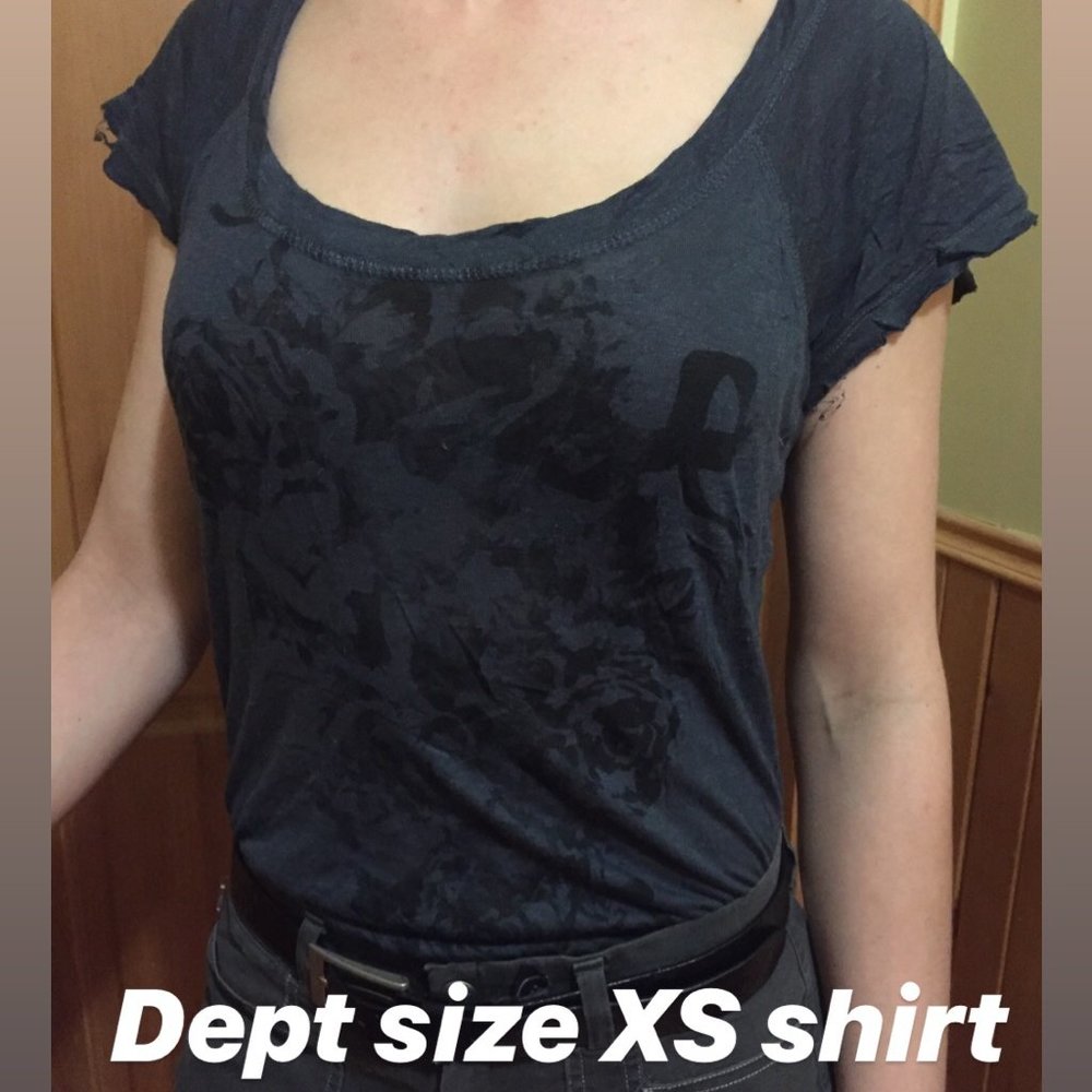 Dept xs t-shirt